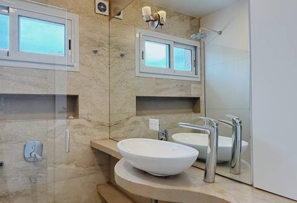 photo_4990271722280300148_y