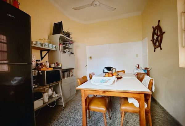 photo_5174867934898663151_y